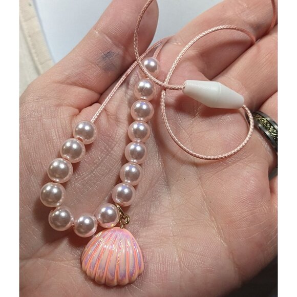 Pink Mermaidcore Iridescent Shell Pendant Beaded Necklace - Picture 5 of 6